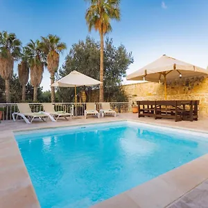 https://strawberry-hills.hotelssaintjulians.com